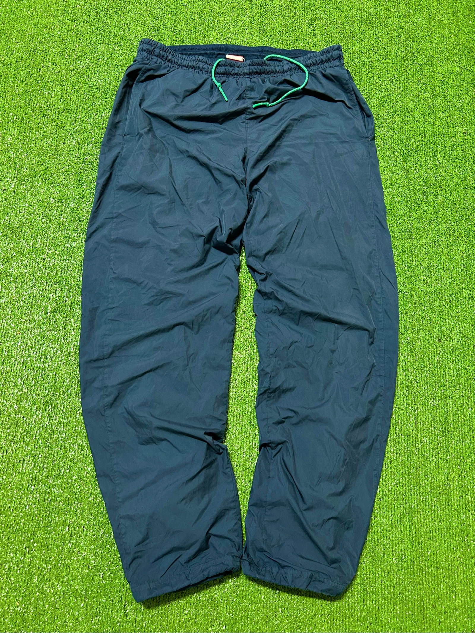 Nike 00s vintage baggy parachute track pants Classic swoosh 